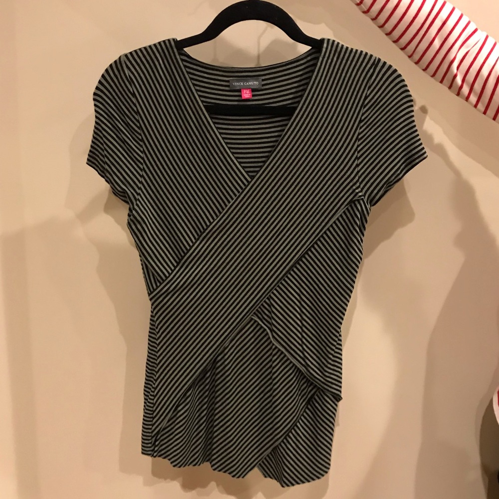 Vince Camuto striped v neck tee
